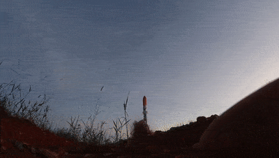 大神！00后大學(xué)生成功發(fā)射自制火箭 網(wǎng)友驚了 (圖2)