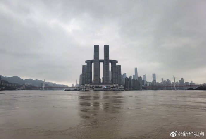 重慶洪崖洞等多處景點(diǎn)被淹，已啟動(dòng)史上首次防汛I級(jí)應(yīng)急響應(yīng)(圖5)